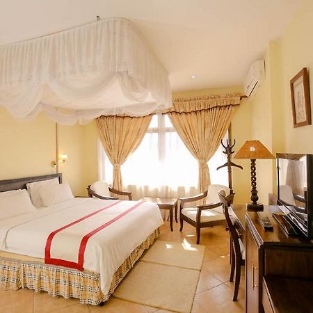 New Safari Hotel Arusha Exteriör bild