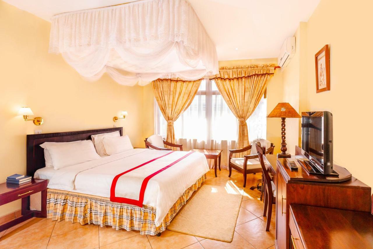 New Safari Hotel Arusha Exteriör bild
